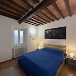 Il Poggiolino D'oro *