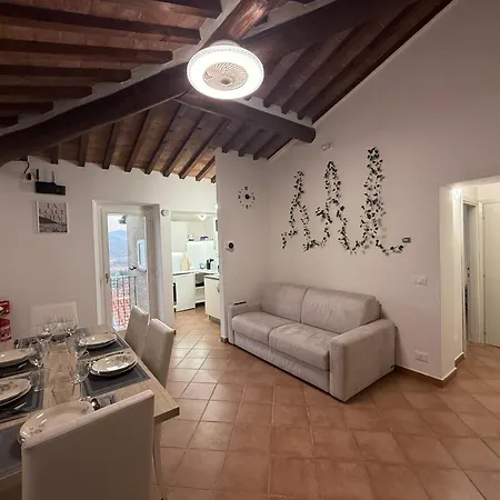 Il Poggiolino D'oro Apartment *
