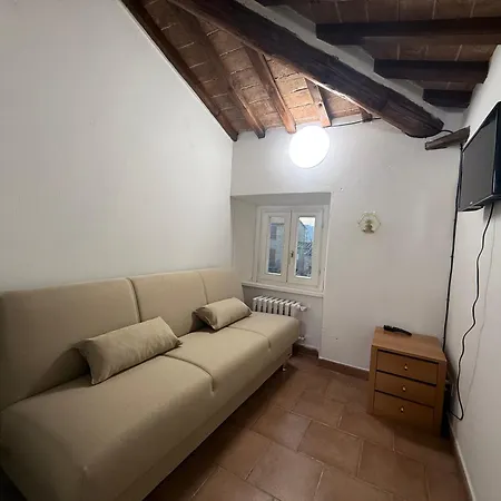 Il Poggiolino D'oro *