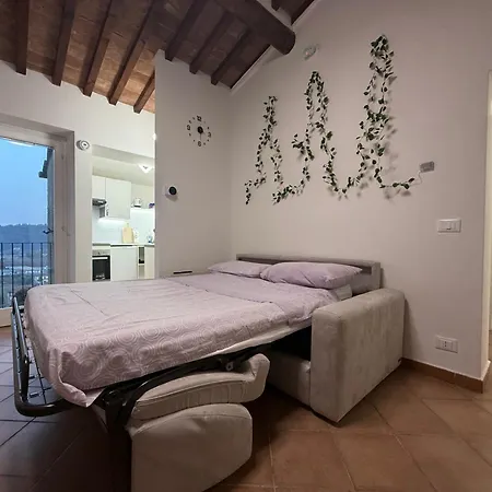 Il Poggiolino D'oro Apartment *