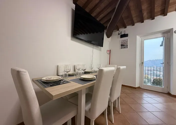 Il Poggiolino D'oro *